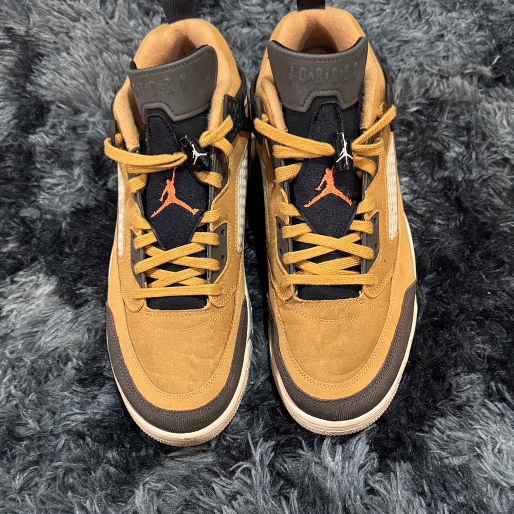 Jordan Men's Black and Tan Sneakers
